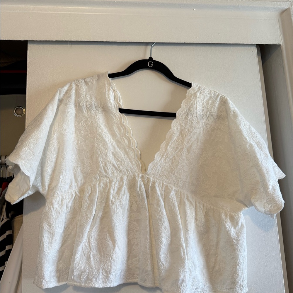 4SI3NNA White Lace V-Neck Blouse